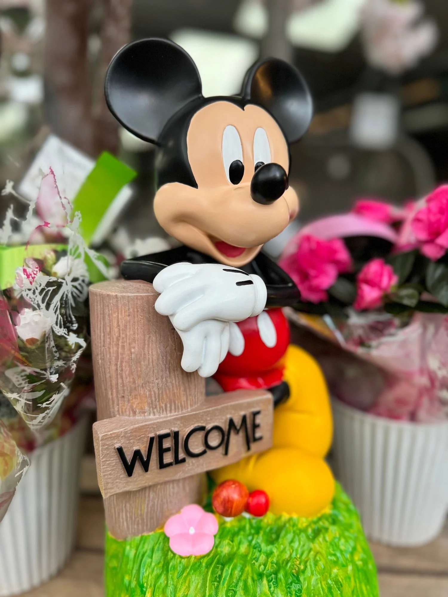 Disney Mickey Mouse Welcome Garden Statue 40cm - Image 4