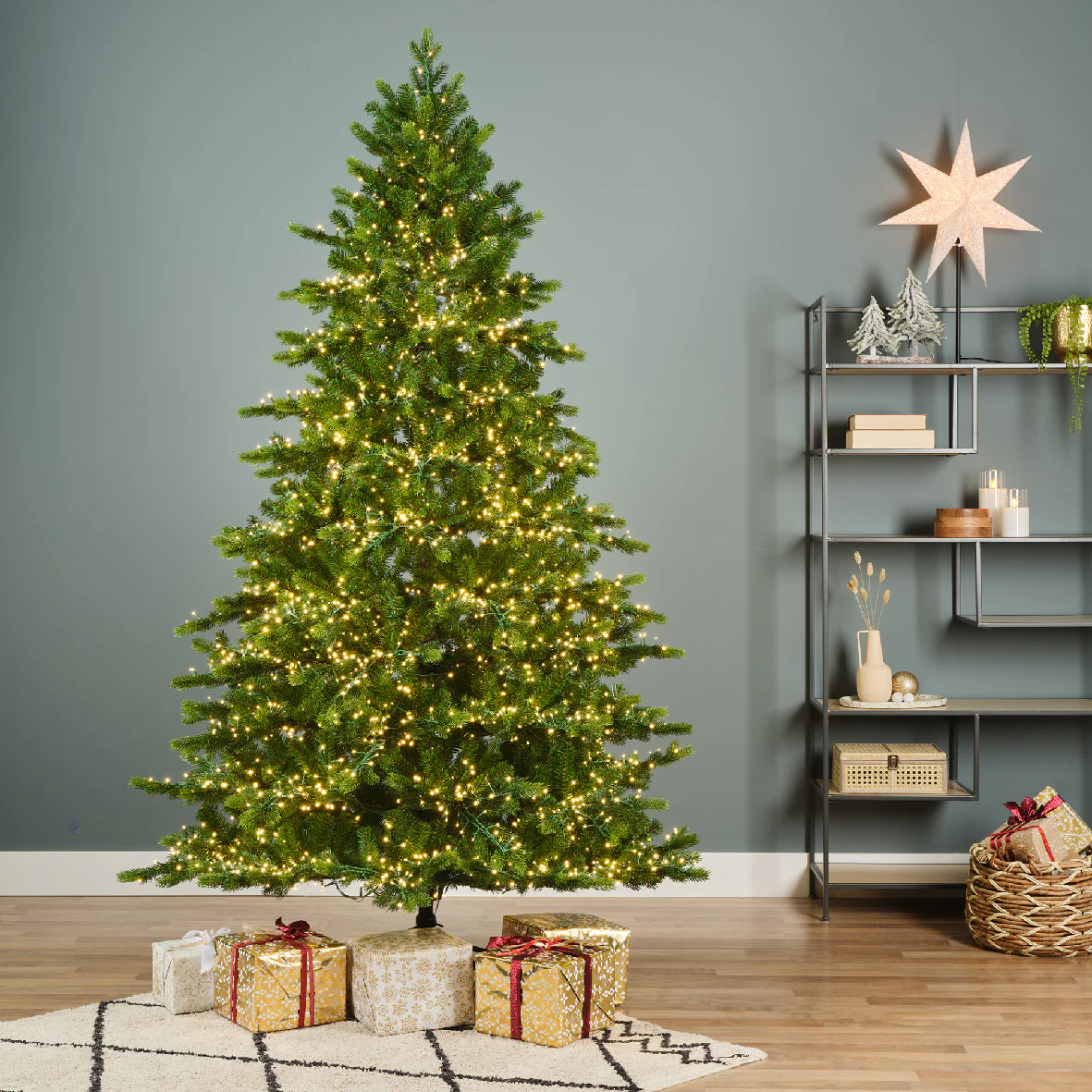 Everlands Galloway Spruce 180cm 6ft Pre-Lit Cluster Light Artificial Christmas Tree with 3000 LEDs