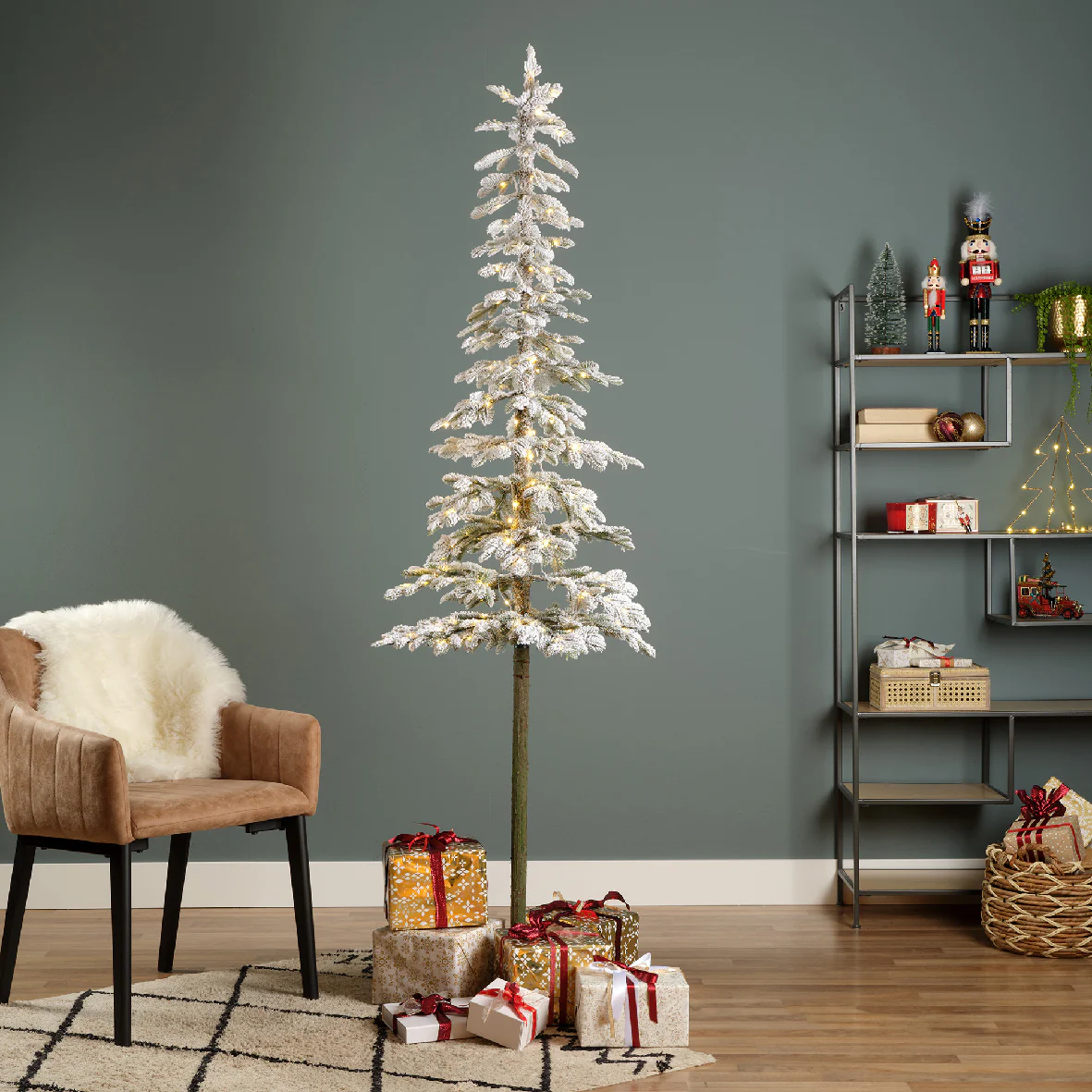 Everlands Snowy Alpine Fir Artificial Christmas Prelit 7ft / 210cm Tree with 200 Micro LEDs