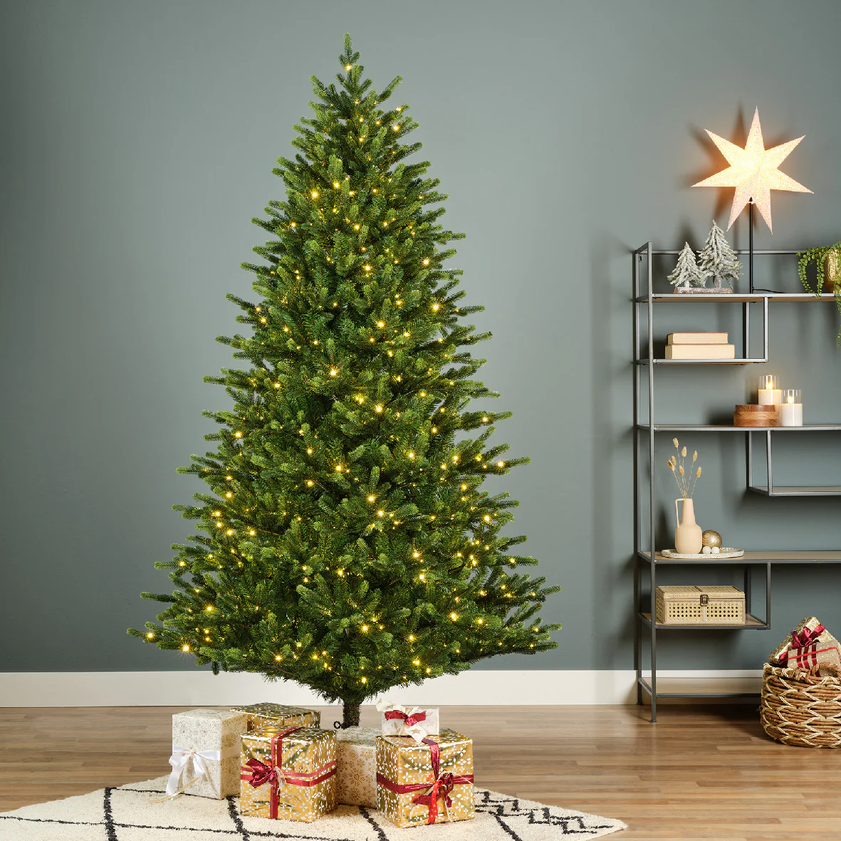 Everlands Premium Sunpeaks Fir Pre-Lit Micro LED Artificial Christmas Tree 210cm 7ft with 900 Warm White Lights