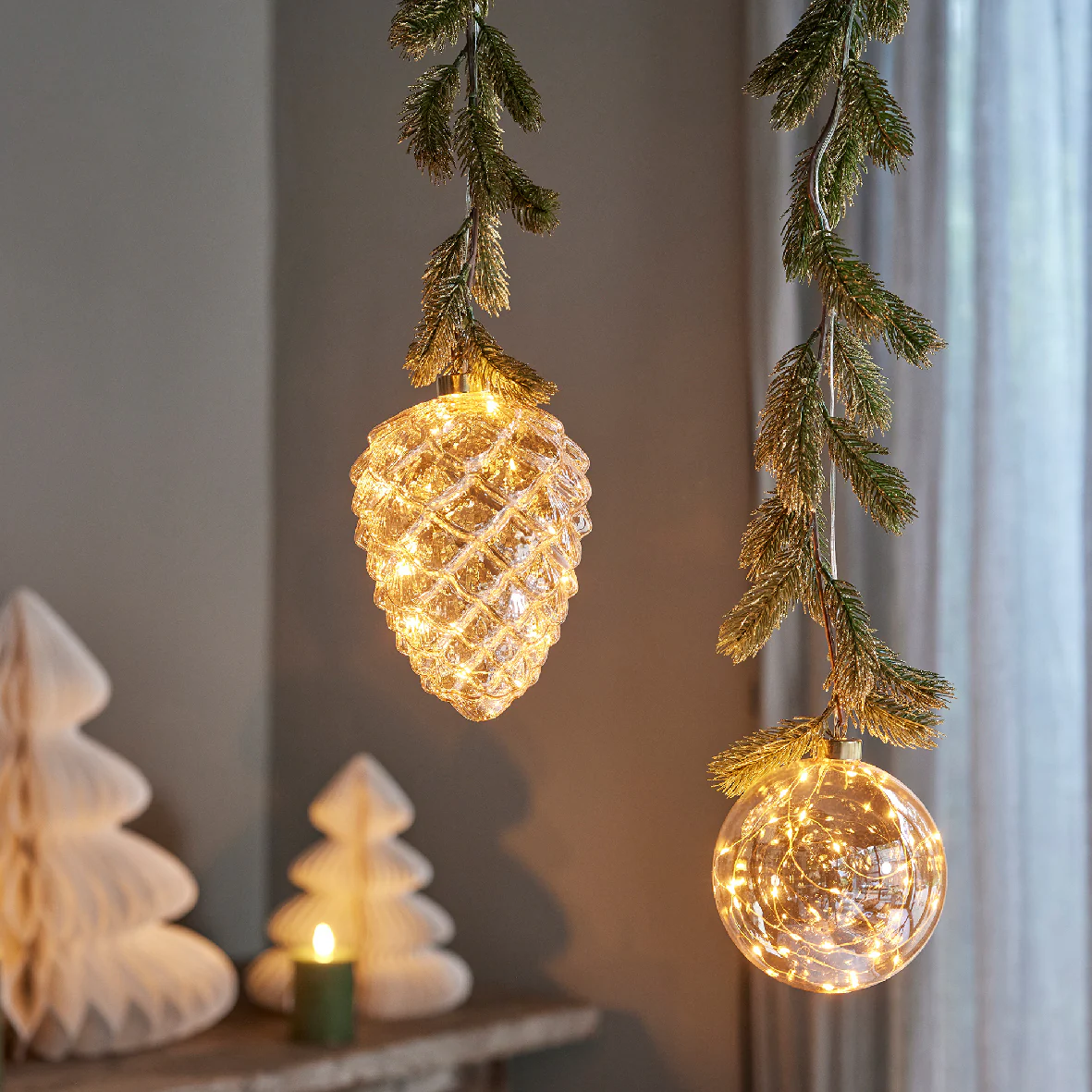 Micro LED Classic Warm Amber Glass Bauble with Garland Hanger - 14cm 30 LEDs - Image 2