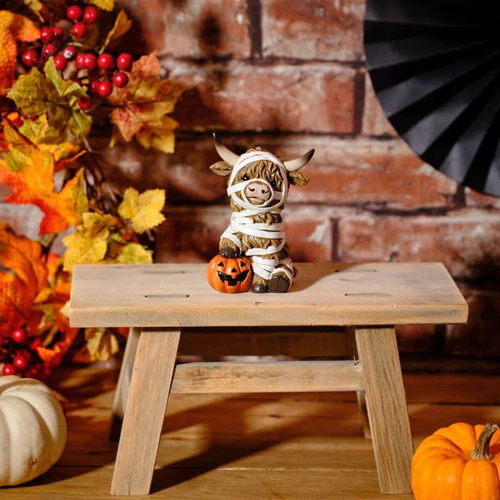 Spooktacular Resin Highland Cow Mummy With Pumpkin Ornament - Image 2